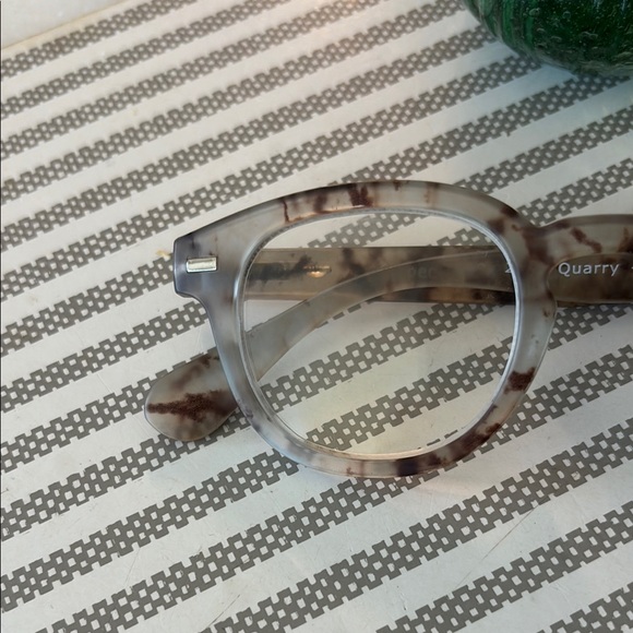 Peepers Grey Chic Tortoiseshell Reader Glasses - Picture 7 of 16
